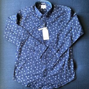 NWT Ben Sherman long sleeve button down shirt, with box pleat